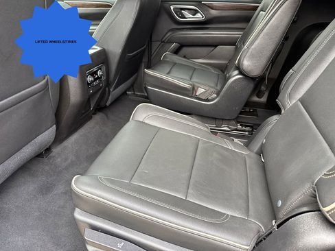 Used 2021 Chevrolet Suburban Premier AWD/4WD image 18