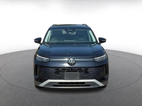 Used 2026 Volkswagen Tiguan SE AWD/4WD image 4