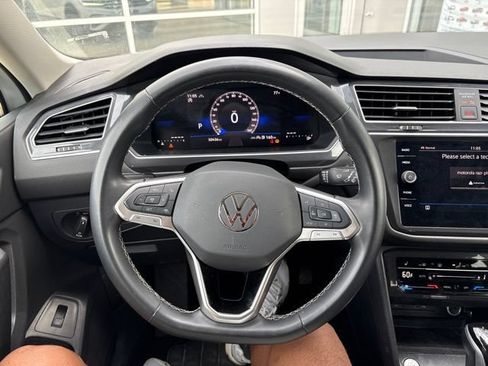 Used 2024 Volkswagen Tiguan SE AWD/4WD image 14