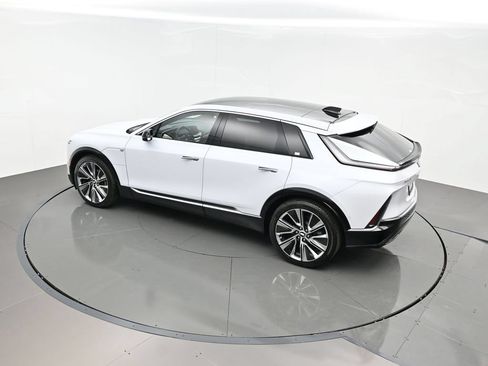 Used 2026 Cadillac Lyriq Signature Luxury w/ Nappa Leather Package AWD/4WD image 40
