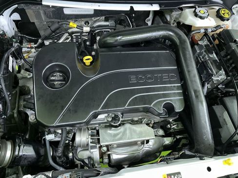 Used 2023 GMC Terrain SLE w/ Driver Convenience Package image 29