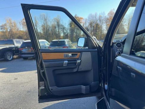 Used 2011 Land Rover LR4 HSE image 9