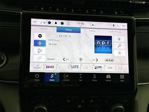 Used 2023 Jeep Grand Cherokee Overland image 18