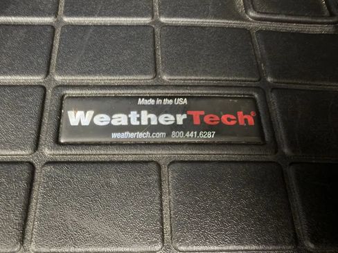 Used 2015 Jeep Wrangler Unlimited Rubicon w/ Connectivity Group AWD/4WD image 23