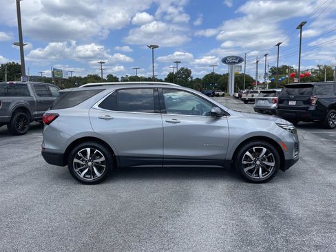 Used 2024 Chevrolet Equinox Premier FWD image 2