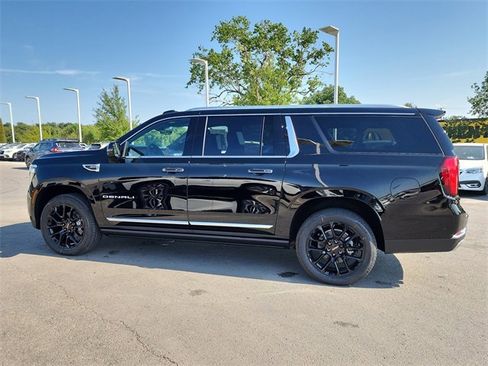 New 2026 GMC Yukon XL Denali w/ Denali Reserve Package image 7