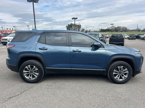 Used 2025 Chevrolet Equinox LT image 4