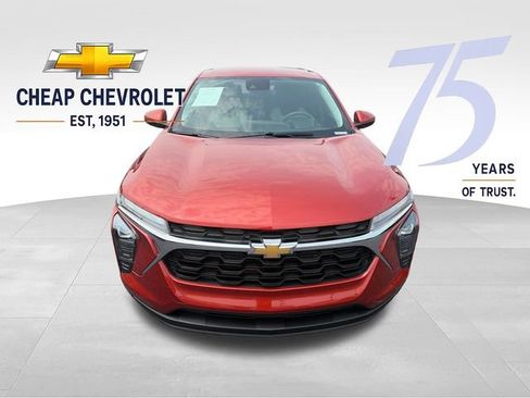 Used 2024 Chevrolet Trax LS w/ LS Convenience Package FWD image 8