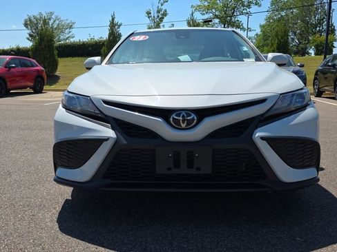 Used 2023 Toyota Camry SE FWD image 8