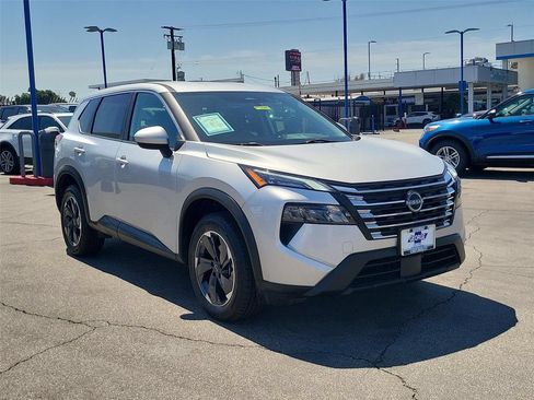 Used 2024 Nissan Rogue SV AWD/4WD image 27