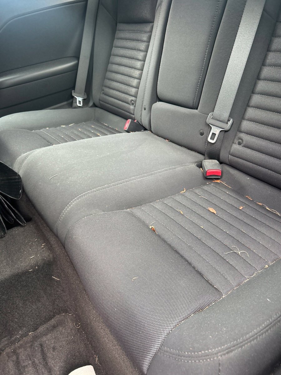 Used 2011 Dodge Challenger RWD image 5