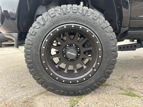 Used 2024 RAM 2500 Limited AWD/4WD image 18