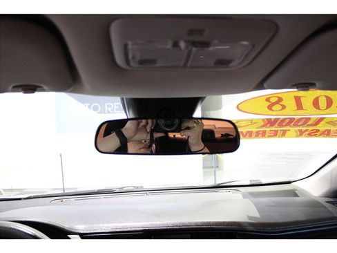 Used 2018 Toyota Corolla LE image 33