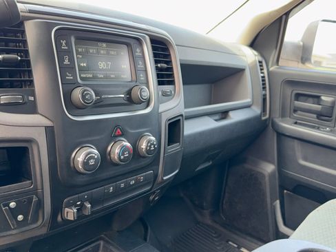 Used 2015 RAM 3500 Tradesman w/ Chrome Appearance Group AWD/4WD image 12