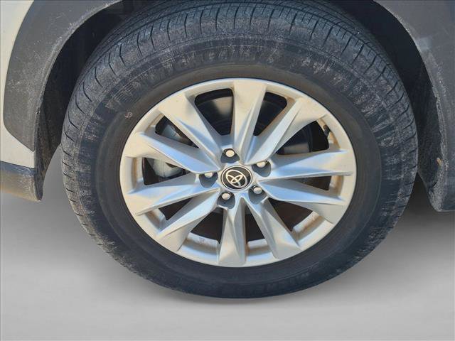 Used 2023 Toyota Corolla Cross LE w/ Moonroof Package FWD image 15