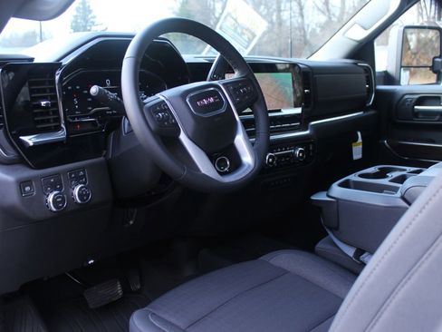 New 2025 GMC Sierra 2500 SLE w/ SLE Convenience Package image 15