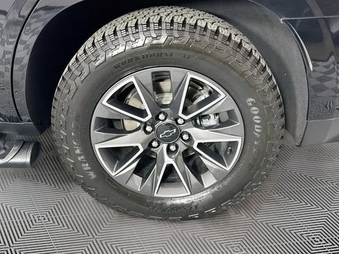 Used 2023 Chevrolet Tahoe Z71 w/ Z71 Off-Road Package AWD/4WD image 33