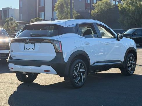 New 2026 Nissan Kicks SV w/ SV Premium Package FWD image 6