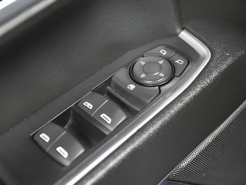 Used 2024 Chevrolet Silverado 1500 LT RWD image 17