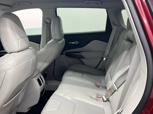 Used 2020 Jeep Cherokee Latitude Lux w/ Quick Order Package 26H Lux FWD image 9