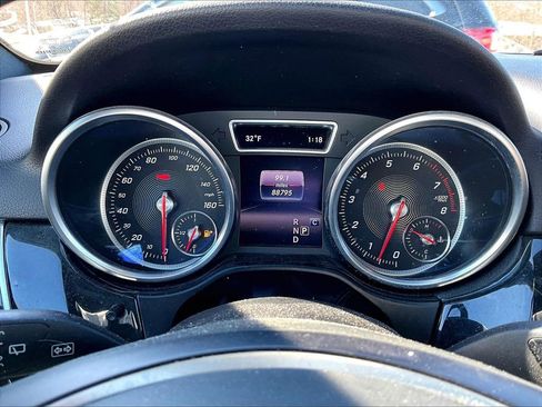 Used 2019 Mercedes-Benz GLE 400 4MATIC w/ Premium 1 Package image 18