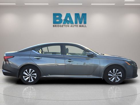 Used 2023 Nissan Altima 2.5 S image 11