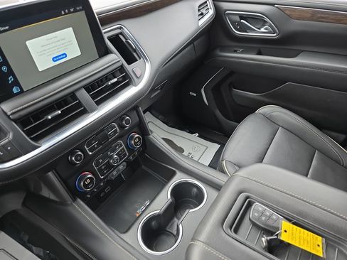 Used 2023 Chevrolet Suburban Premier image 30