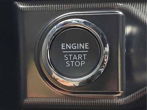 Used 2025 Ford F150 Lariat w/ Equipment Group 501A Mid image 16