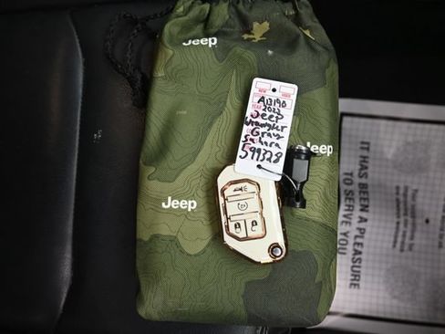 Used 2023 Jeep Wrangler Unlimited Sahara w/ Cold Weather Group AWD/4WD image 11