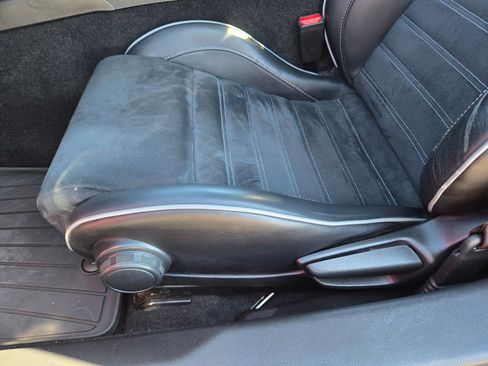 Used 2023 MAZDA MX-5 Miata Club RWD image 17