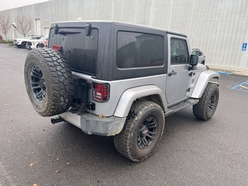 Used 2015 Jeep Wrangler Sahara image 5