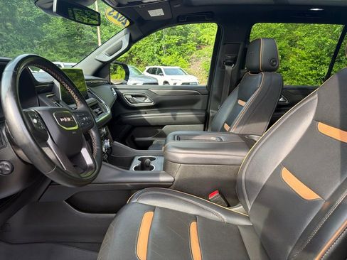 Used 2023 GMC Yukon XL AT4 w/ Technology Package AWD/4WD image 14