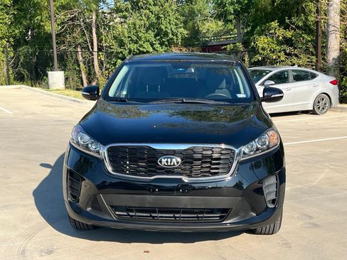 Used 2020 Kia Sorento LX FWD image 2
