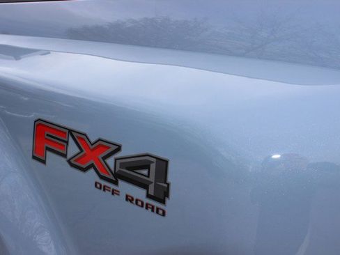 Used 2026 Ford F450 Platinum w/ FX4 Off-Road Package image 5