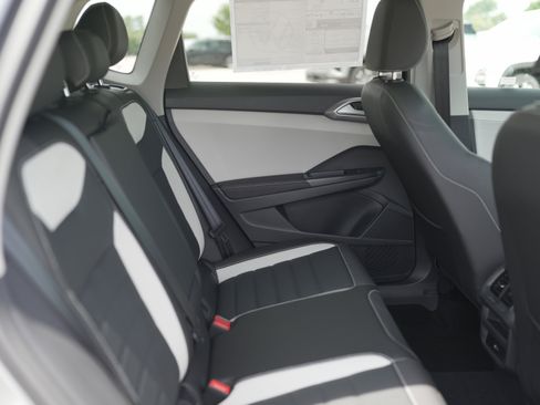 New 2025 Volkswagen Taos SEL image 21