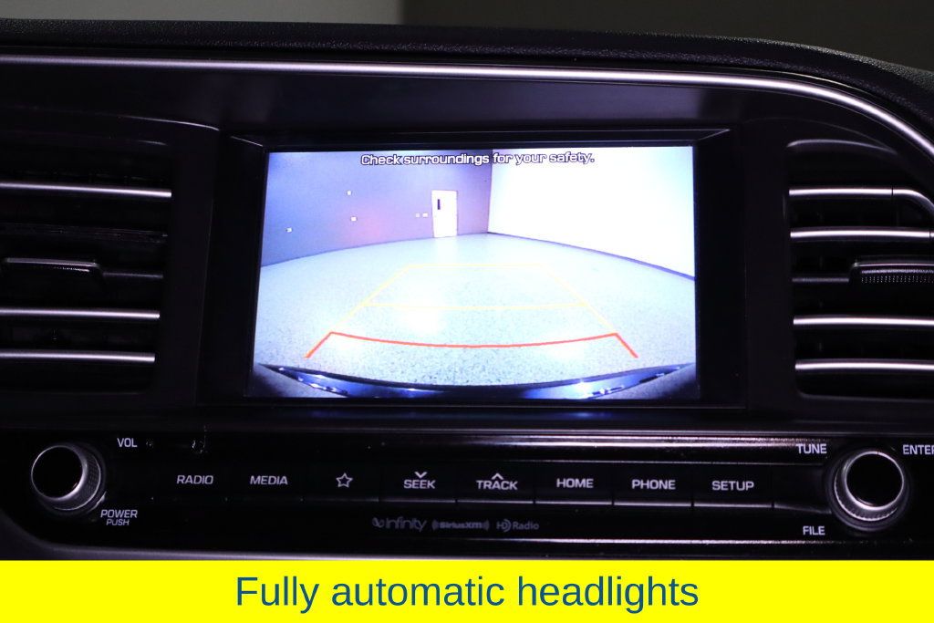 Used 2020 Hyundai Elantra Limited w/ Cargo Package (C1) FWD image 21