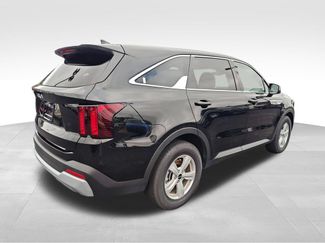 Used 2026 Kia Sorento LX FWD video 5