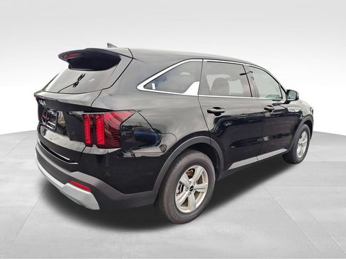 Used 2026 Kia Sorento LX FWD image 5
