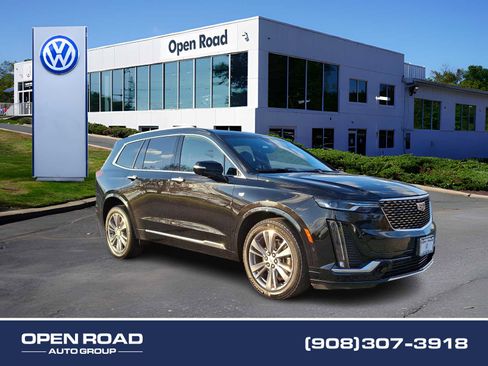 Used 2023 Cadillac XT6 Premium Luxury w/ Technology Package image 1
