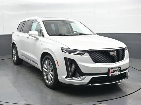 Used 2021 Cadillac XT6 Premium Luxury FWD image 4