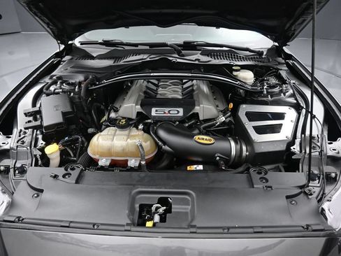 Used 2017 Ford Mustang GT RWD image 40
