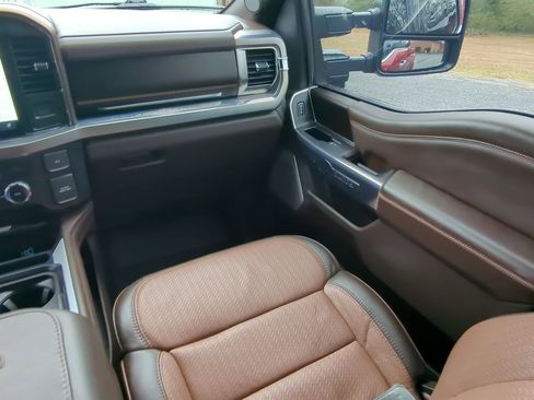 Used 2025 Ford F350 King Ranch w/ Chrome Package image 15