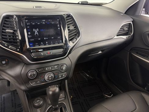 Used 2020 Jeep Cherokee Limited AWD/4WD image 4
