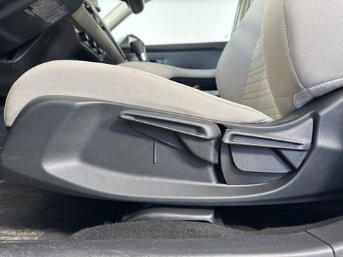 Used 2023 Honda HR-V LX image 22