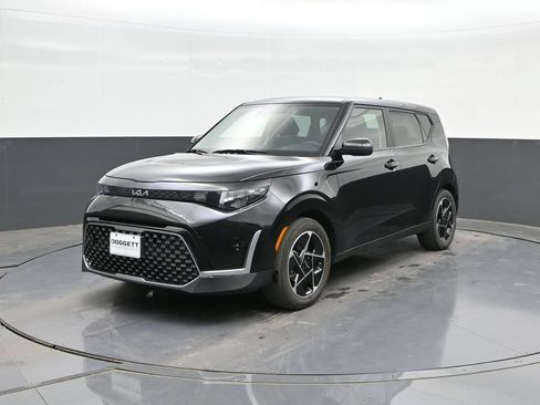 Used 2023 Kia Soul EX FWD image 1