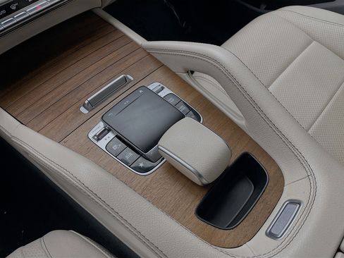 Used 2020 Mercedes-Benz GLE 350 4MATIC image 25