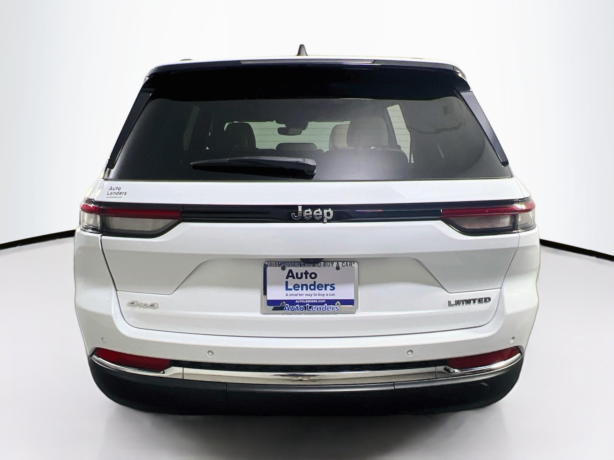 Used 2023 Jeep Grand Cherokee Limited AWD/4WD image 6