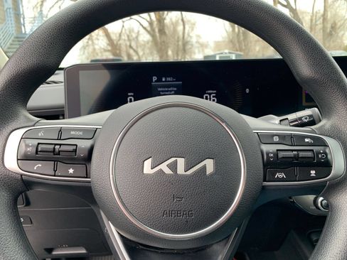 Used 2025 Kia K5 LXS FWD image 28
