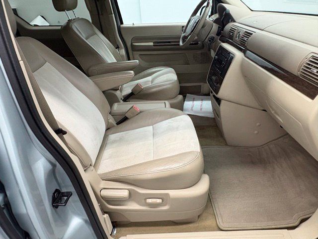 Used 2005 Mercury Monterey Premier FWD image 35