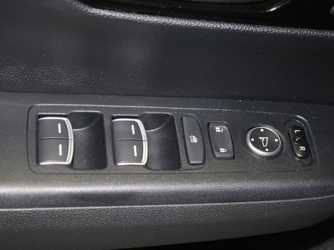 Used 2023 Honda CR-V Sport Touring image 9